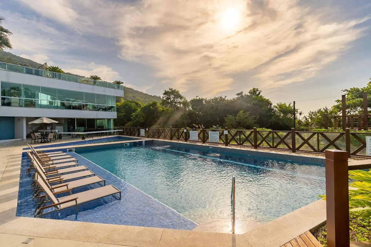 Varandas do Atlântico, Condo Frente Mar com Piscina Climatizada - Magnífico Apartamento - 3 quartos 6 pessoas Bombinhas 0*,  Brésil